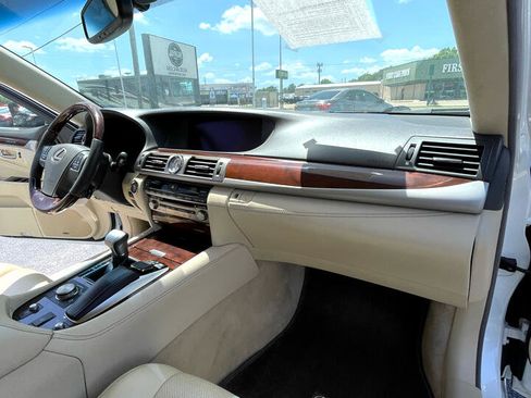 Used 2015 Lexus LS 460 Luxury image 18