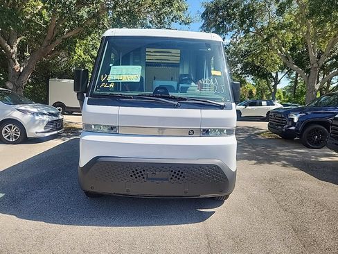 Used 2024 Chevrolet Brightdrop 400 w/ Commercial Equipment Package AWD/4WD image 6