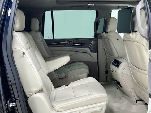 Used 2021 Cadillac Escalade ESV Sport Platinum AWD/4WD image 38