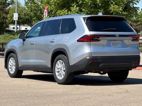 Certified 2025 Toyota Grand Highlander FWD image 6