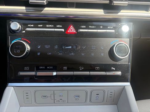 Used 2025 Hyundai Santa Fe Calligraphy image 25