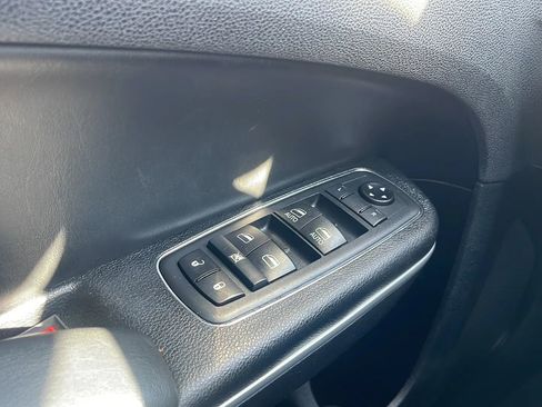 Used 2020 Chrysler 300 Touring L w/ Quick Order Package 2EF image 16