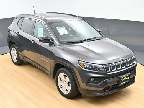 Used 2022 Jeep Compass Latitude image 42