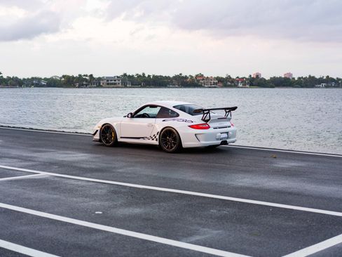 Used 2010 Porsche 911 GT3 RS image 2