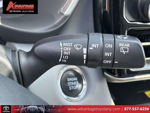 Used 2023 Toyota Highlander XLE AWD/4WD image 30