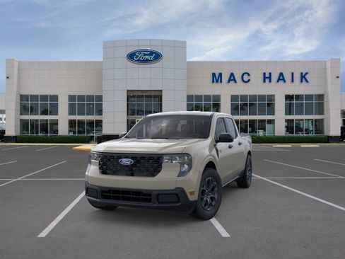 New 2025 Ford Maverick XLT w/ XLT Luxury Package AWD/4WD image 2