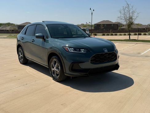 Used 2025 Honda HR-V EX-L image 3