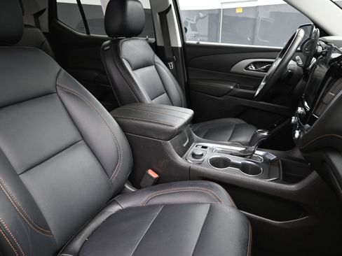 Used 2020 Chevrolet Traverse LT w/ Driver Confidence II Package image 28