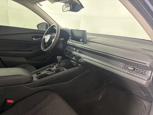 Used 2025 Honda Accord SE image 32