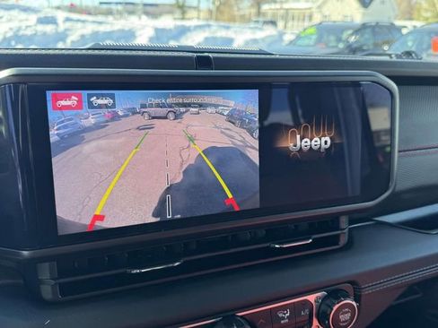 Used 2024 Jeep Wrangler Unlimited Rubicon 392 image 15