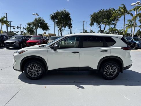 Used 2024 Nissan Rogue S AWD/4WD image 11