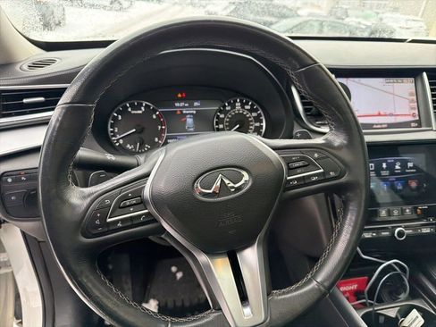 Used 2019 INFINITI QX50 Essential w/ Premium Heat Package image 3