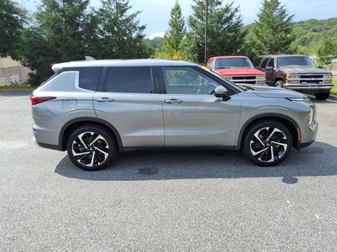 Used 2022 Mitsubishi Outlander SE AWD/4WD image 4