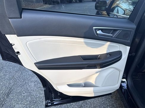 Used 2021 Ford Edge Titanium w/ Equipment Group 301A image 24