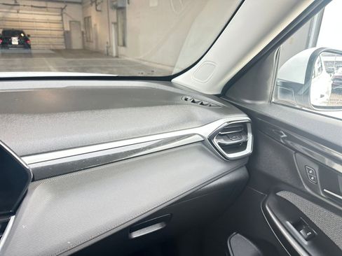 Used 2025 Chevrolet TrailBlazer LT image 35