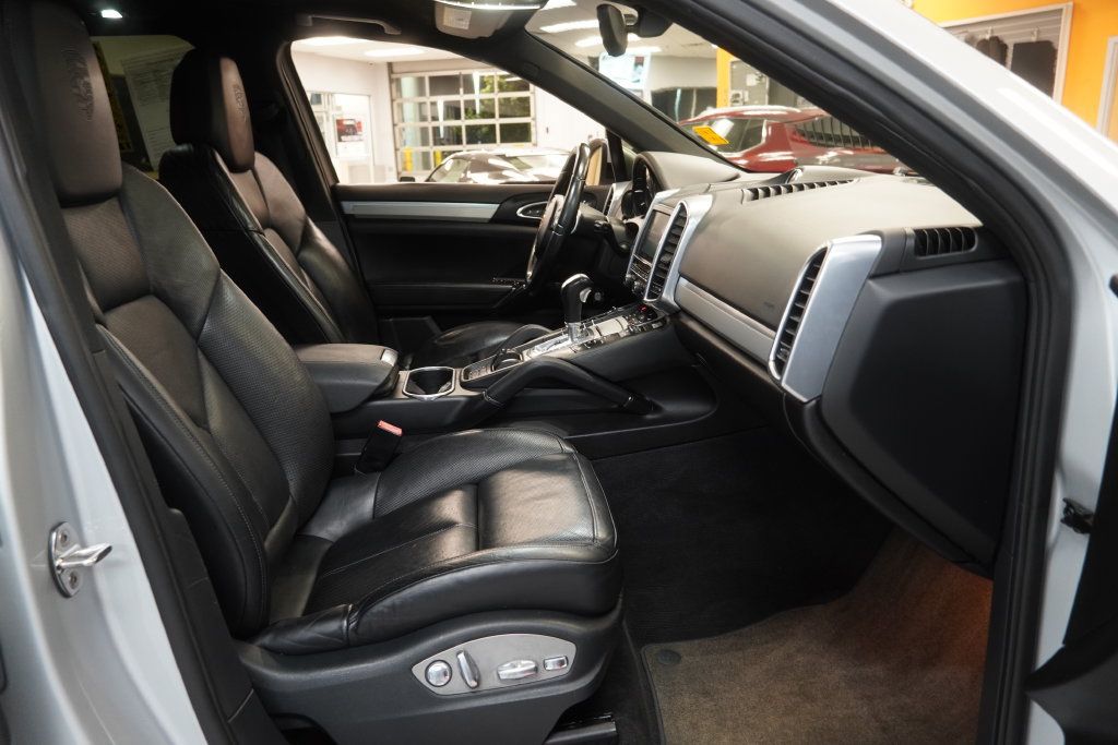 Used 2012 Porsche Cayenne AWD/4WD image 35