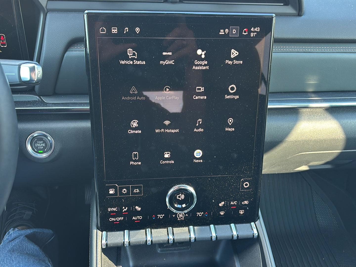 Used 2026 GMC Terrain AT4 w/ LPO, Black Badging Package AWD/4WD image 20