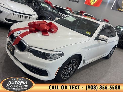 Used 2019 BMW 530e xDrive w/ Convenience Package AWD/4WD image 2