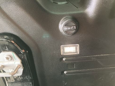 Used 2022 Jeep Wrangler Sport S image 27