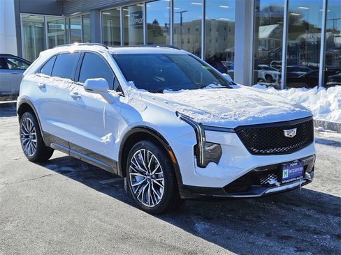 Used 2024 Cadillac XT4 Sport image 7