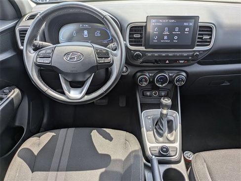 Used 2024 Hyundai Venue SEL image 19