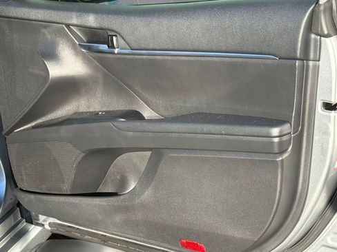 Used 2020 Toyota Camry SE image 33