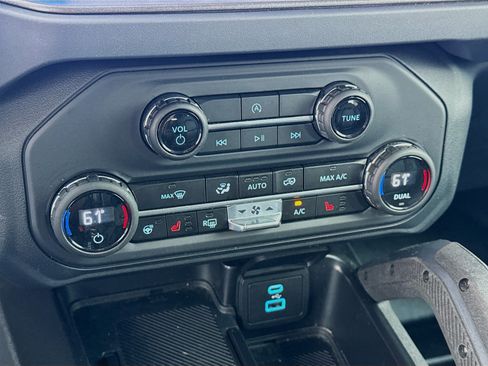 Used 2025 Ford Bronco Badlands AWD/4WD image 12