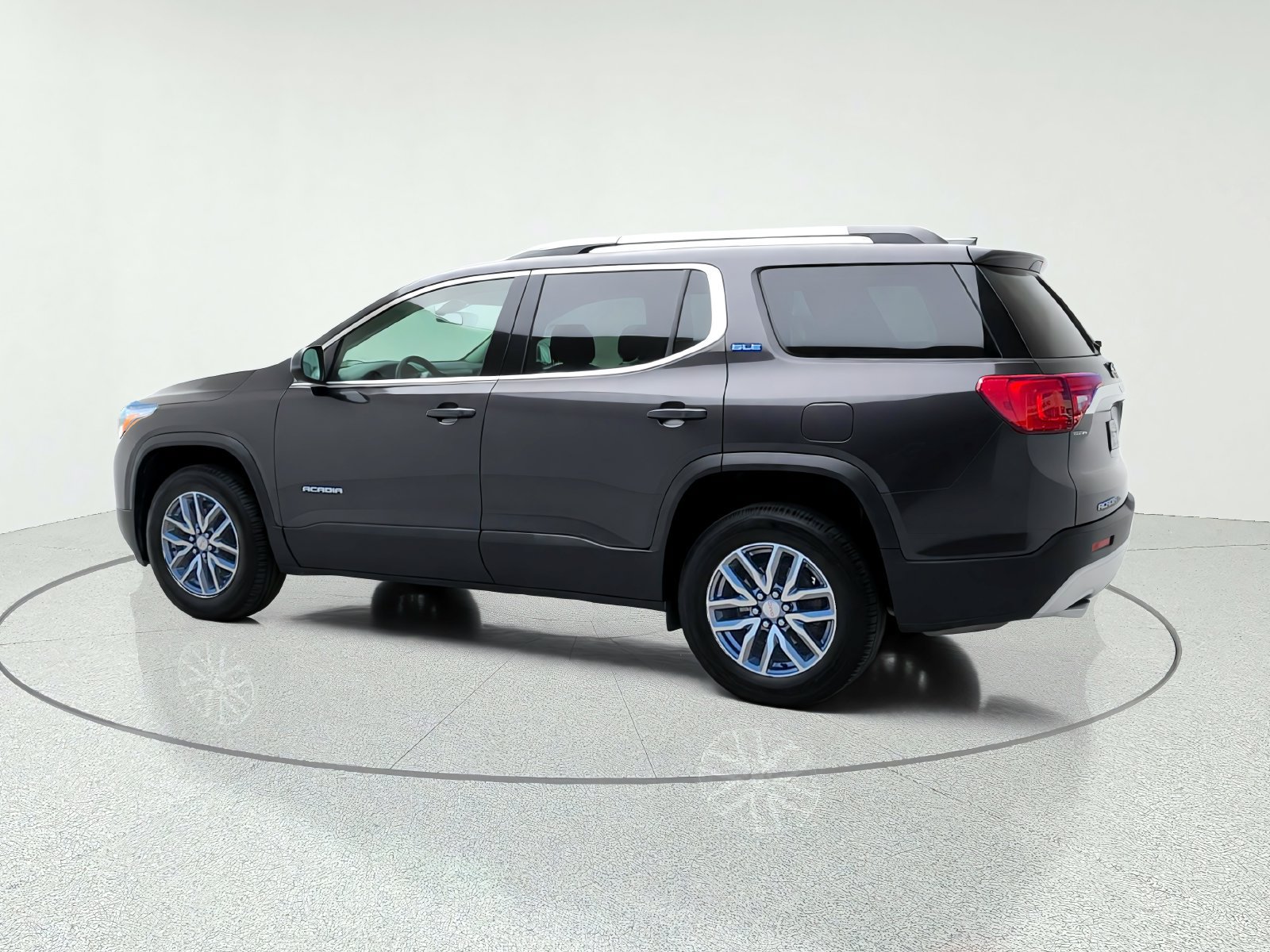 Used 2017 GMC Acadia SLE FWD image 5