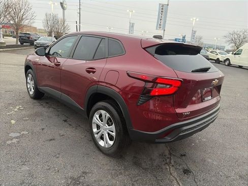 Used 2024 Chevrolet Trax LS image 10