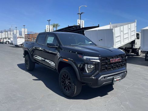 New 2026 GMC Canyon Elevation w/ Convenience Package RWD image 3