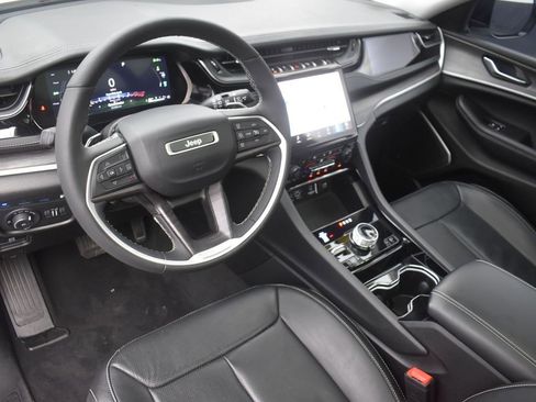 Used 2023 Jeep Grand Cherokee 4WD 4xe w/ Luxury Tech Group II image 12