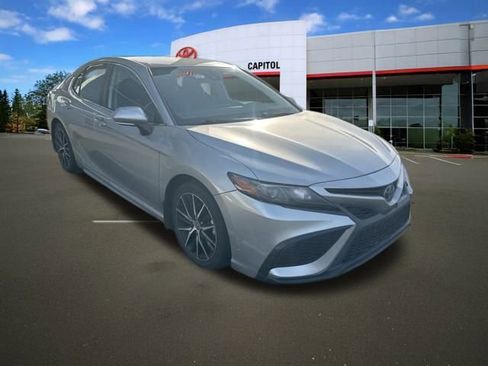 Used 2022 Toyota Camry SE image 31
