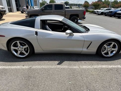 Used 2007 Chevrolet Corvette Coupe RWD image 5