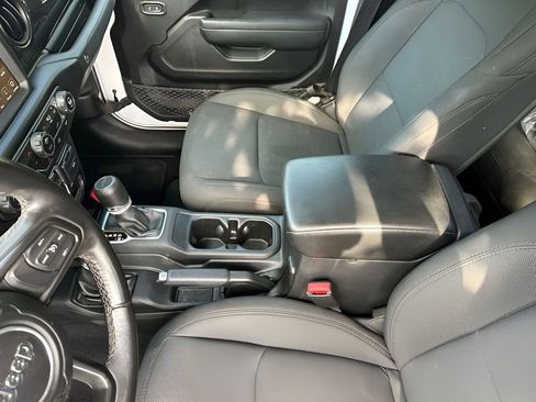 Used 2022 Jeep Gladiator Sport AWD/4WD image 18