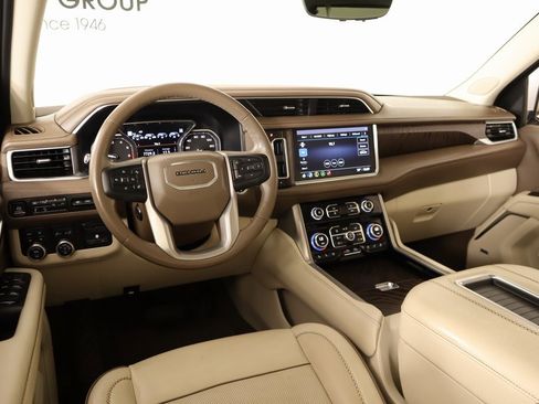 Used 2021 GMC Yukon XL Denali w/ Denali Ultimate Package image 2