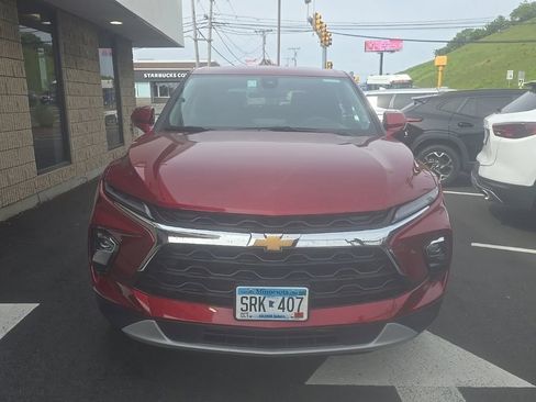 Used 2025 Chevrolet Blazer LT AWD/4WD image 2