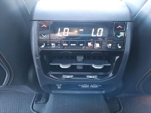Used 2022 Jeep Grand Cherokee Summit AWD/4WD image 24