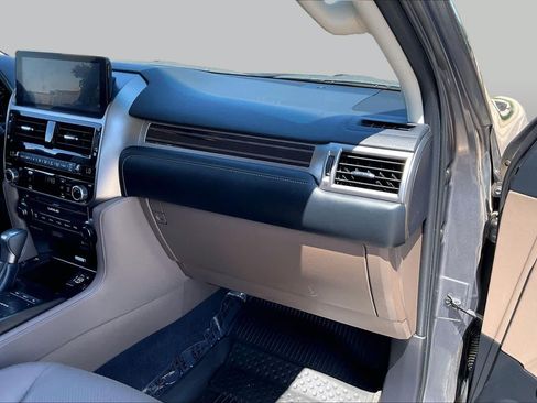 Used 2023 Lexus GX 460 Luxury w/ Sport Design Package AWD/4WD image 18
