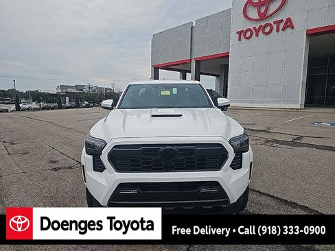 New 2025 Toyota Tacoma TRD Sport image 11