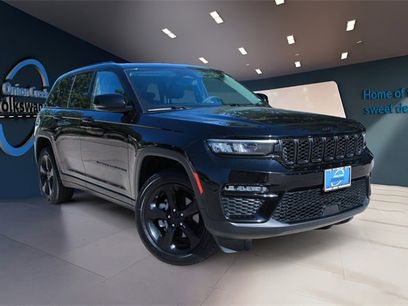 Used 2023 Jeep Grand Cherokee Limited w/ Black Appearance Package