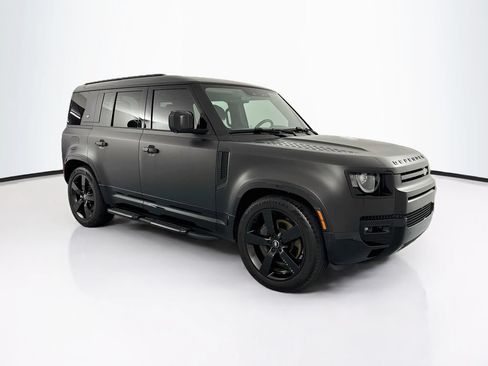 Used 2024 Land Rover Defender 110 X-Dynamic SE AWD/4WD image 3