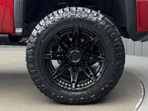 Used 2026 GMC Sierra 2500 AT4 w/ AT4 Premium Plus Package image 9