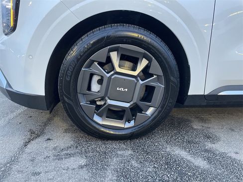 Used 2026 Kia Carnival SX image 9