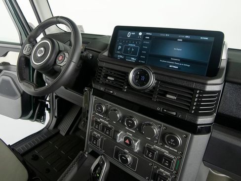 Used 2025 INEOS Grenadier Station Wagon AWD/4WD image 27