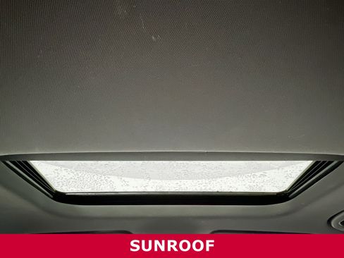 Used 2024 Chevrolet Trax RS w/ Sunroof Package image 24