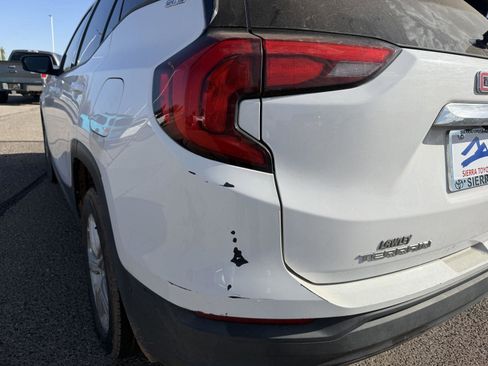 Used 2020 GMC Terrain SLE FWD image 11