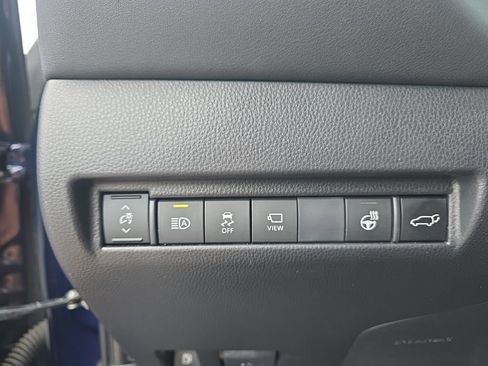 Certified 2023 Toyota Venza Limited AWD/4WD image 17