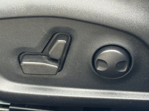 Certified 2022 Jeep Compass Limited w/ Sun and Sound Group image 12