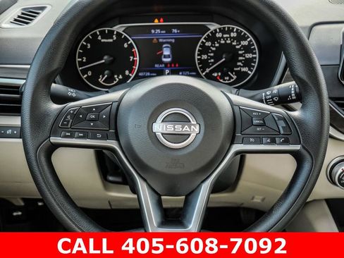 Used 2025 Nissan Altima 2.5 SV FWD image 22