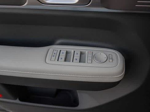 Used 2025 Hyundai Santa Fe SEL FWD image 25